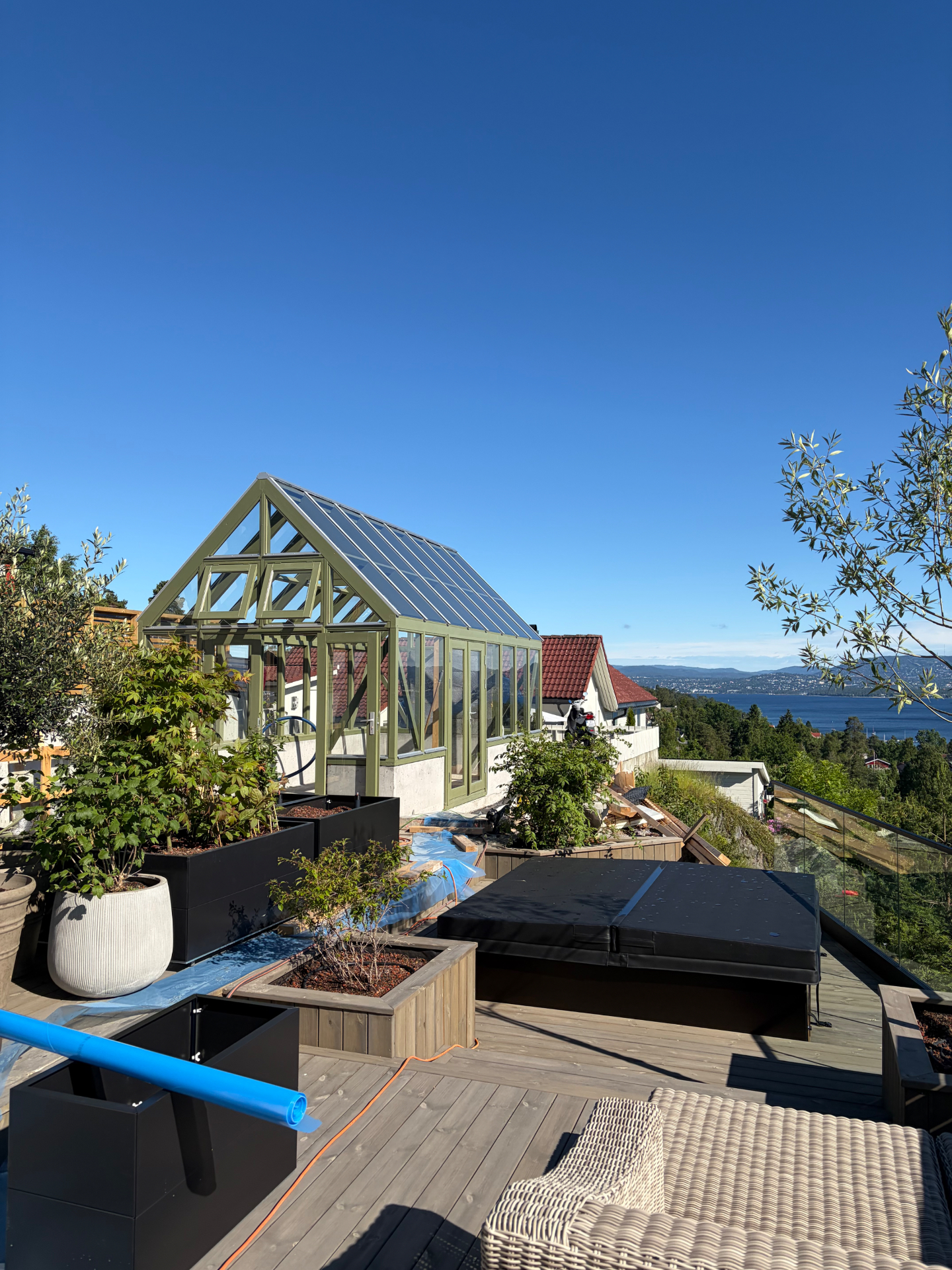 Uteanlegget rundt drivhuset