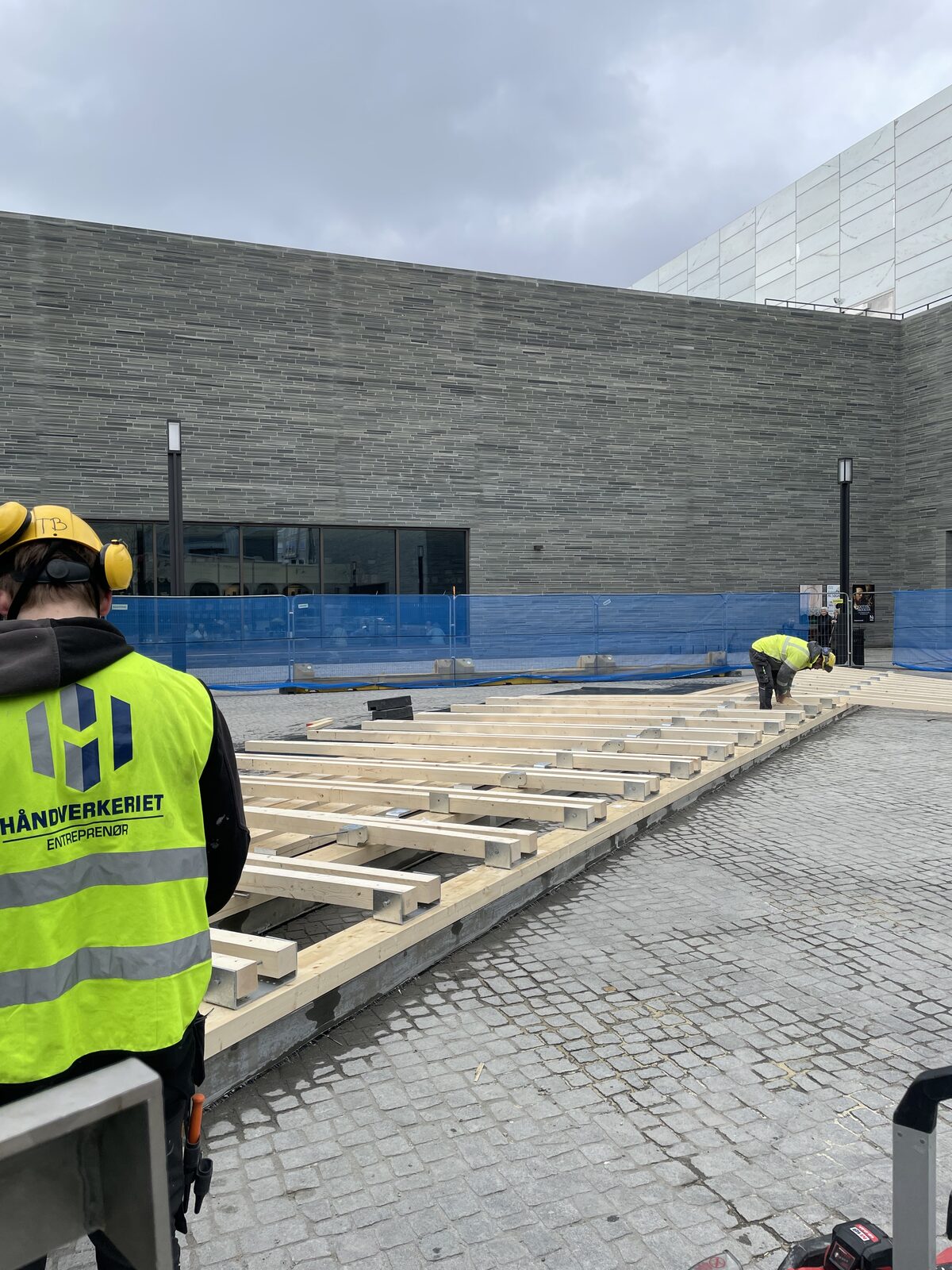 Bjelkelaget legges ut på Museumsplassen sammen med Håndverkeriet